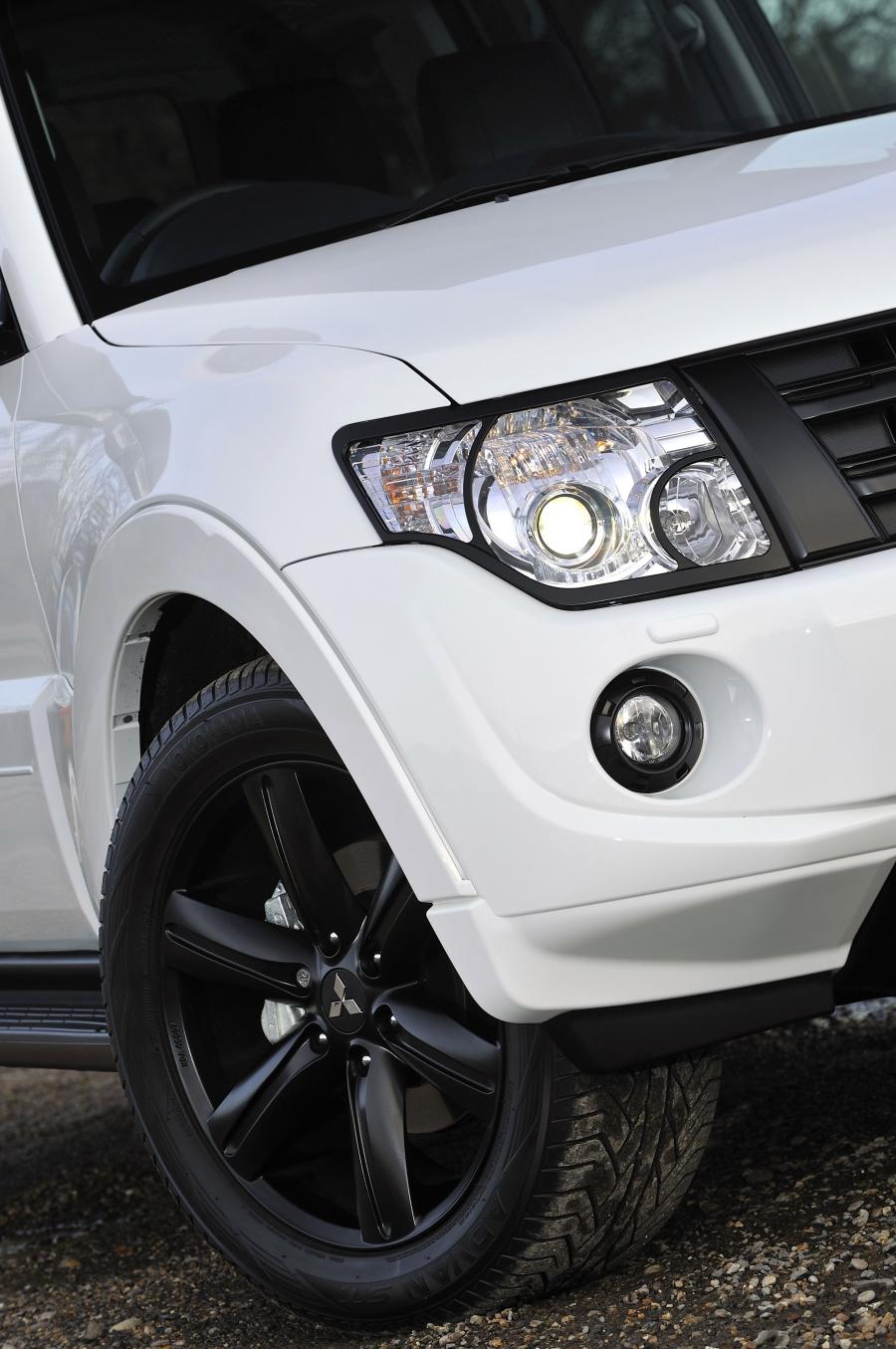  Mitsubishi Shogun Black 2012 года  (UK) (фото 40 из 85)